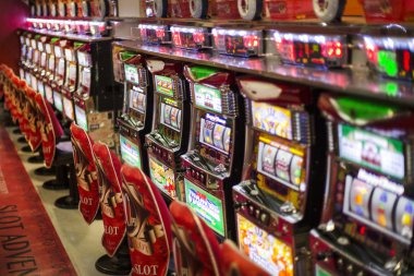 pokemontoto alternatif platform interface showing Liga 1 markets, live-dealer tables, and slot games
